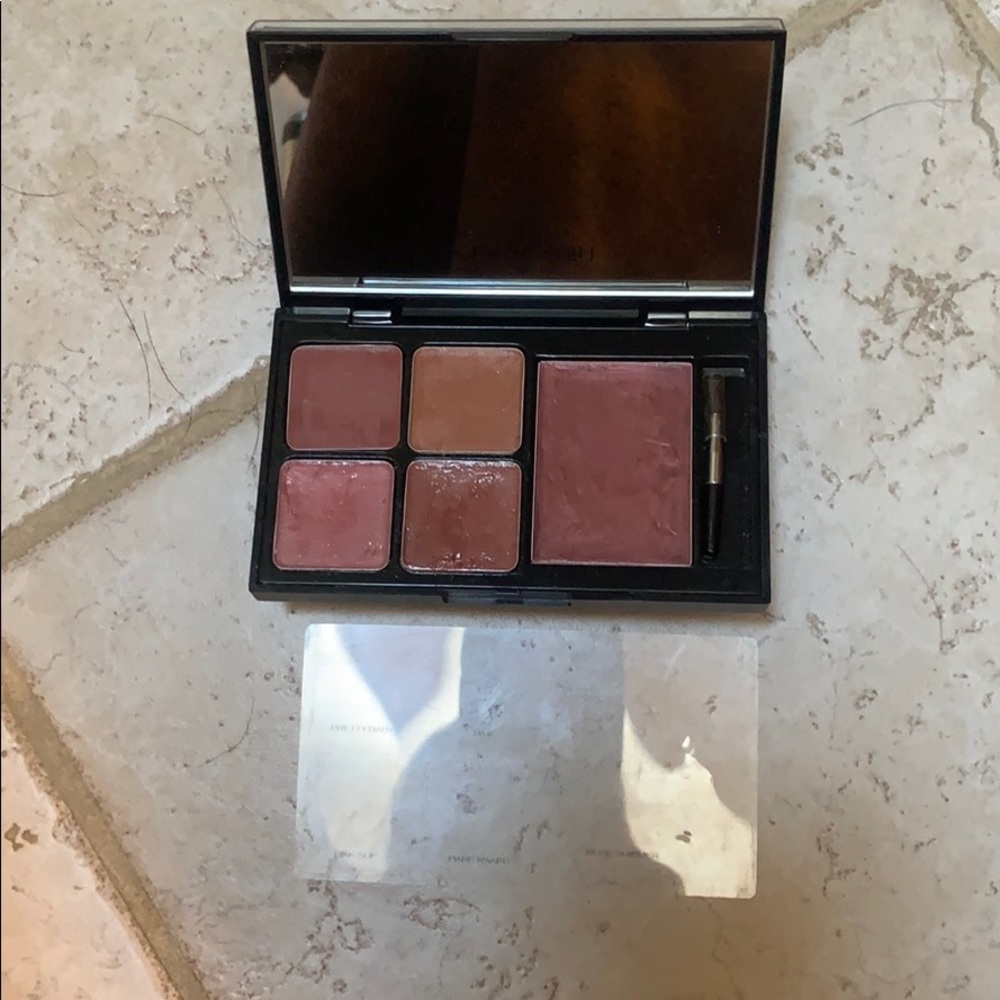 VS excellent condition lip gloss set/palette EUC